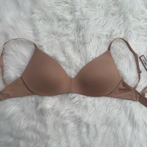 Skims Wireless Form Pushup Plunge Bra Clay Size 32DD